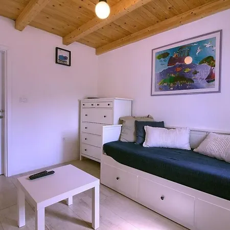 Holiday home Mit Privatpool Fuer 6 Personen Ca 60 Qm In Rajki, Istrien Binnenland Von Istrien Rajki