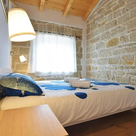 Mit Privatpool Fuer 6 Personen Ca 60 Qm In Rajki, Istrien Binnenland Von Istrien Rajki